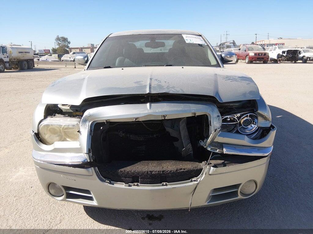 2C3JA63H75H175133 2005 CHRYSLER 300C photo no. 6