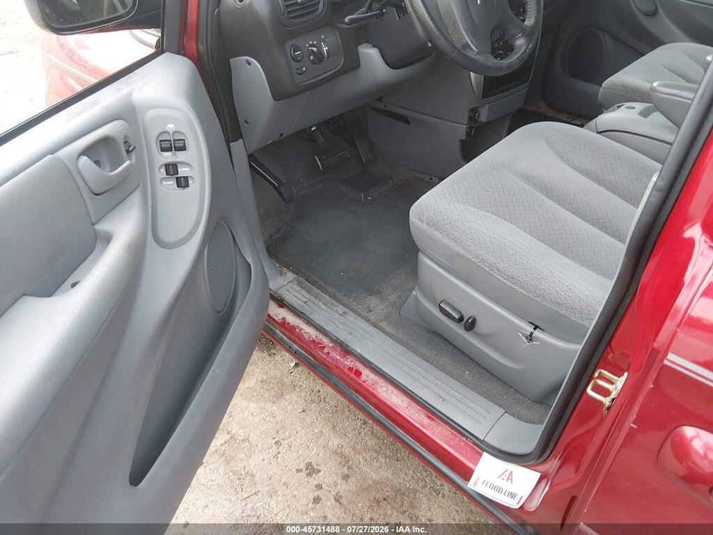 2C4GP54L85R582213 2005 CHRYSLER TOWN & COUNTRY photo no. 6