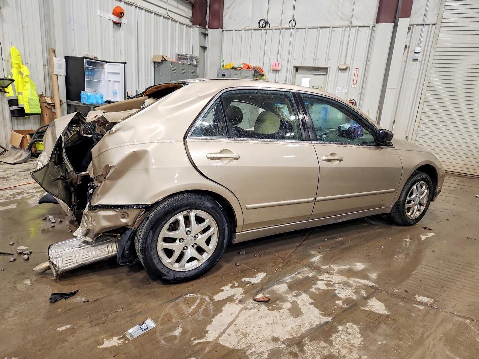 1HGCM56654A065857 2004 HONDA ACCORD photo no. 3