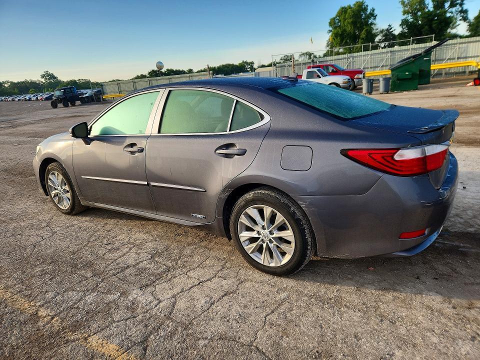 2014 LEXUS ES 300H — Фото 2 из 12