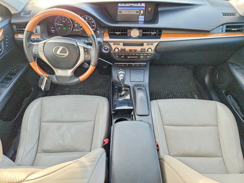 2014 LEXUS ES 300H — Фото 8 из 12