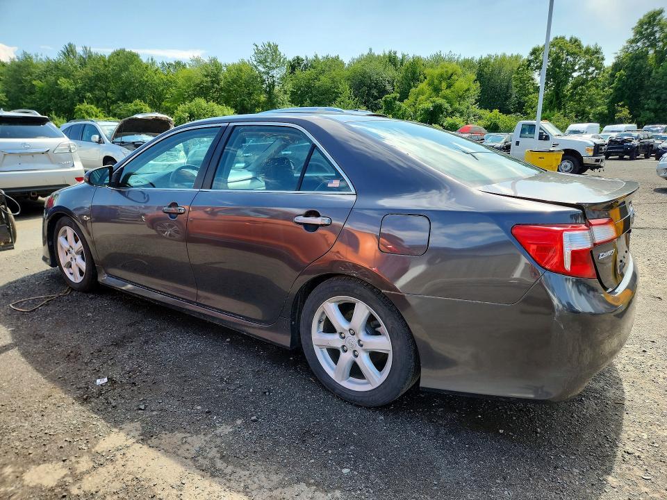 2014 TOYOTA CAMRY LE — Фото 2 из 12