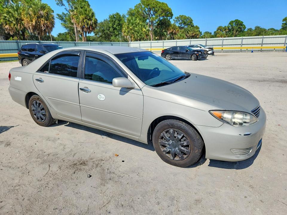2005 TOYOTA CAMRY LE — Фото 4 из 12