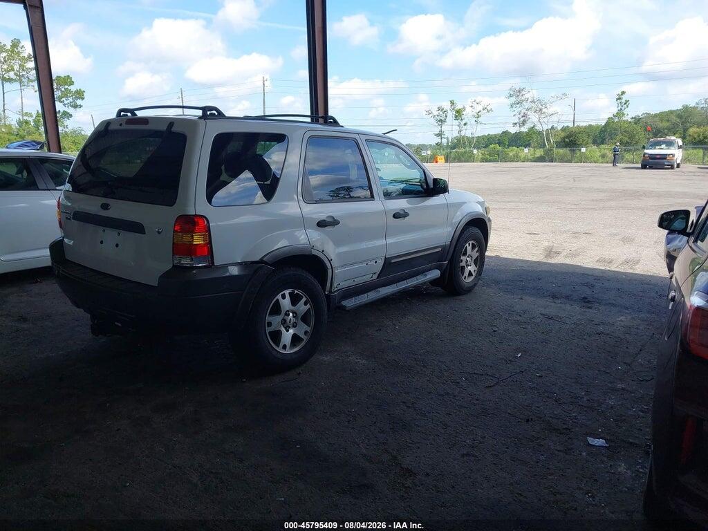 1FMYU03195KE17507 2005 FORD ESCAPE photo no. 4