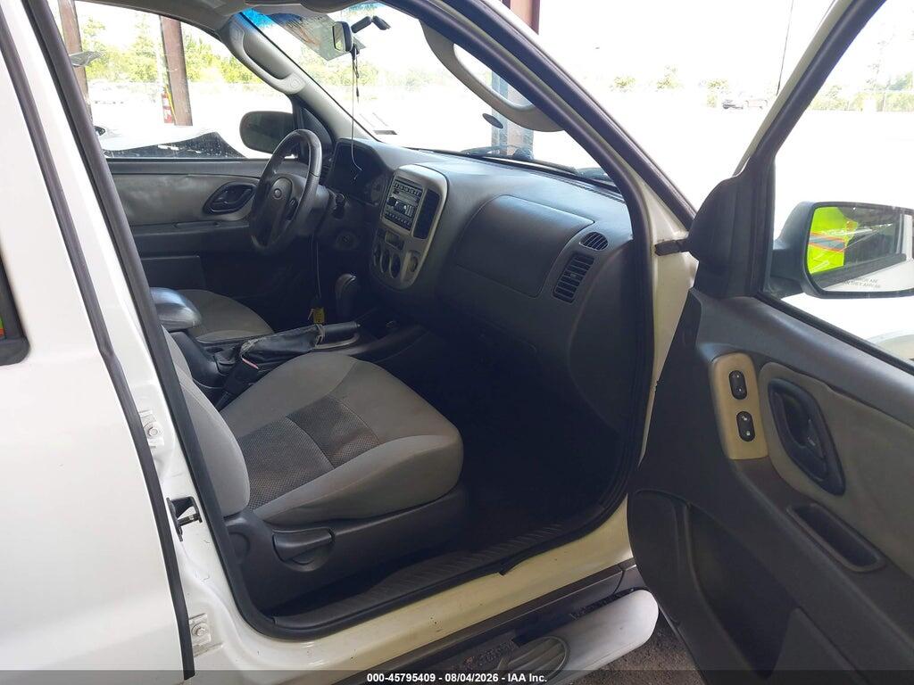 1FMYU03195KE17507 2005 FORD ESCAPE photo no. 5