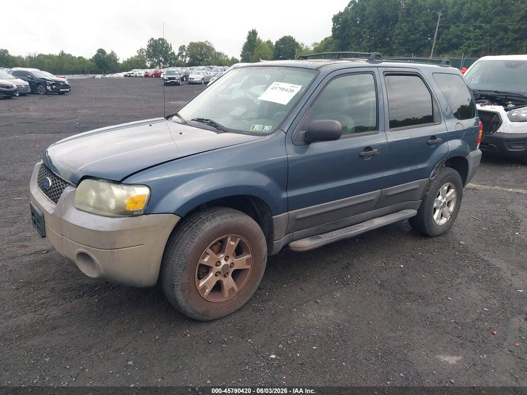 1FMYU03Z55KD39958 2005 FORD ESCAPE photo no. 2