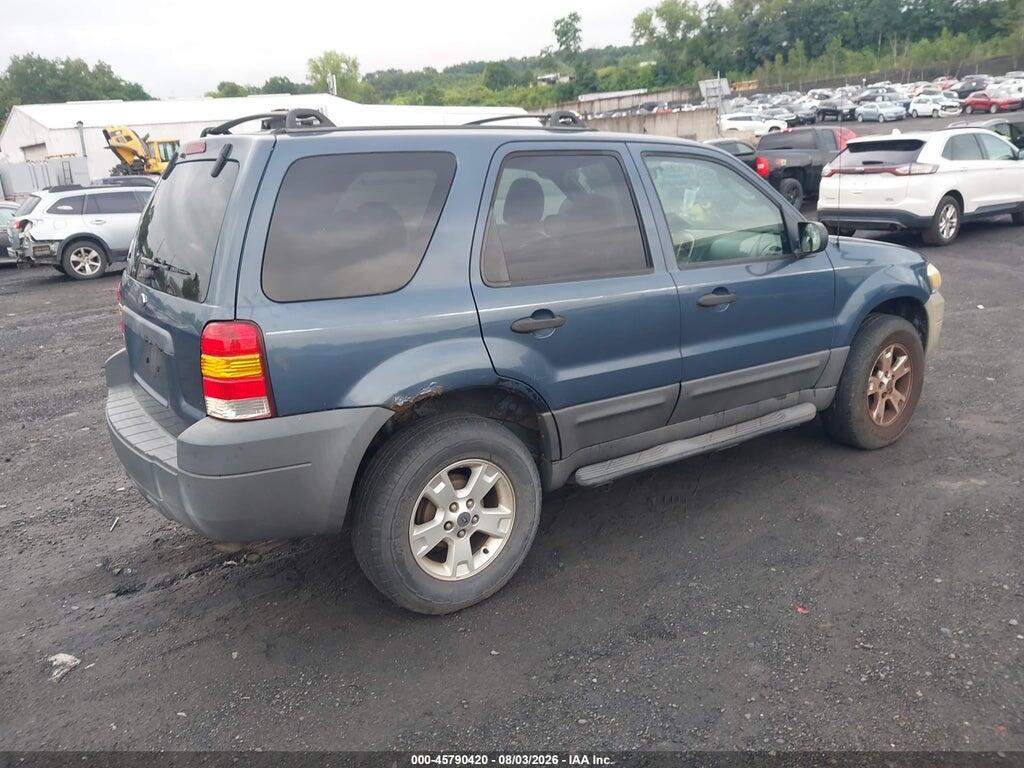 1FMYU03Z55KD39958 2005 FORD ESCAPE photo no. 4