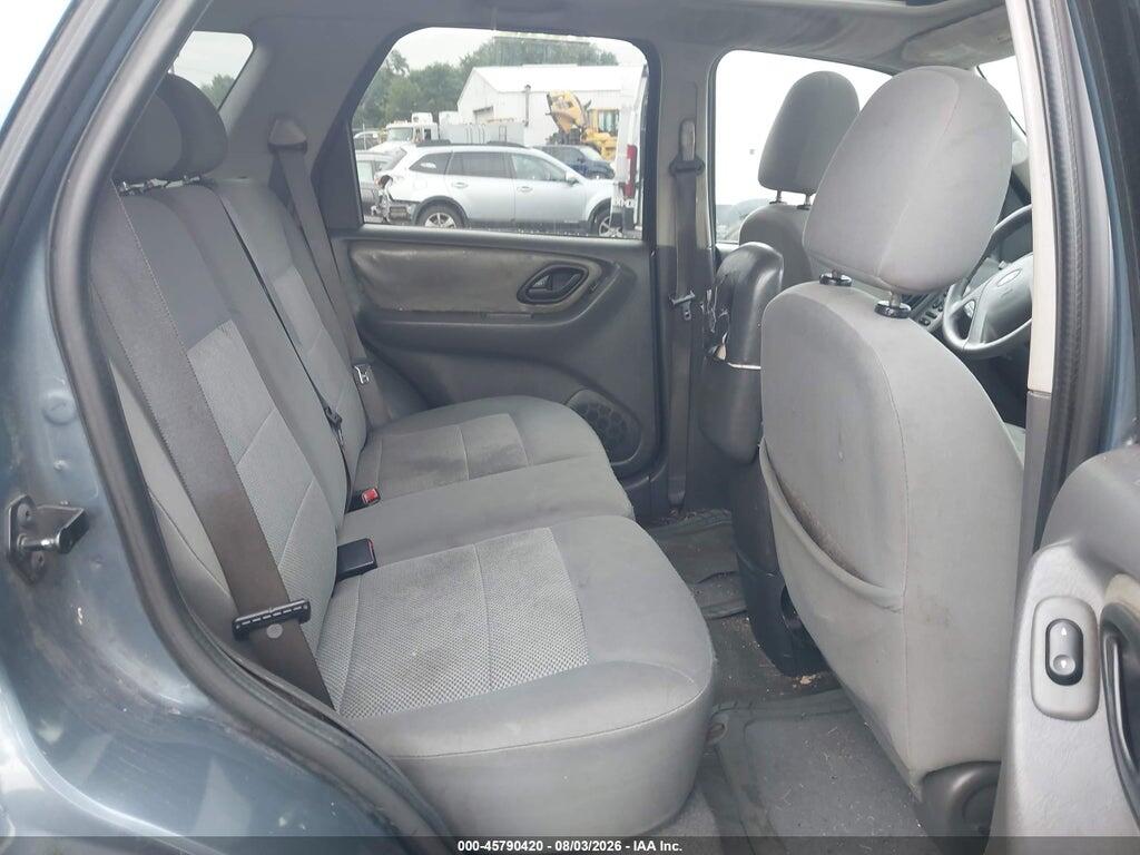 1FMYU03Z55KD39958 2005 FORD ESCAPE photo no. 8