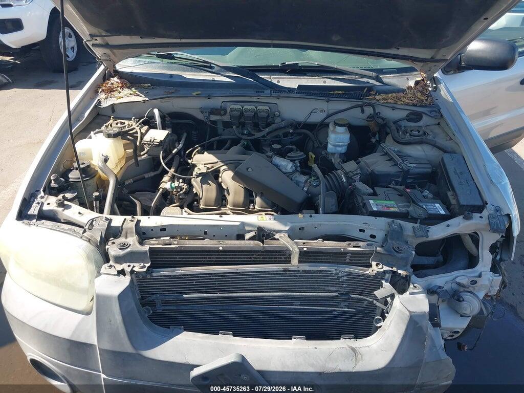 1FMCU03145DA08507 2005 FORD ESCAPE photo no. 10