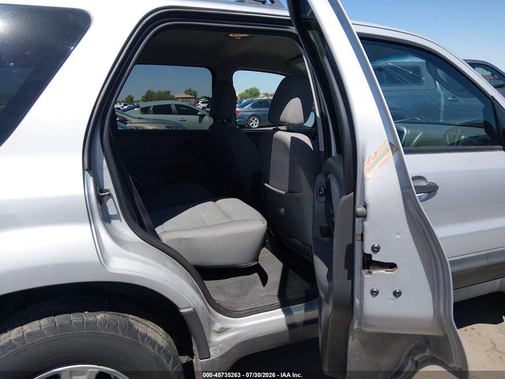 1FMCU03145DA08507 2005 FORD ESCAPE photo no. 8