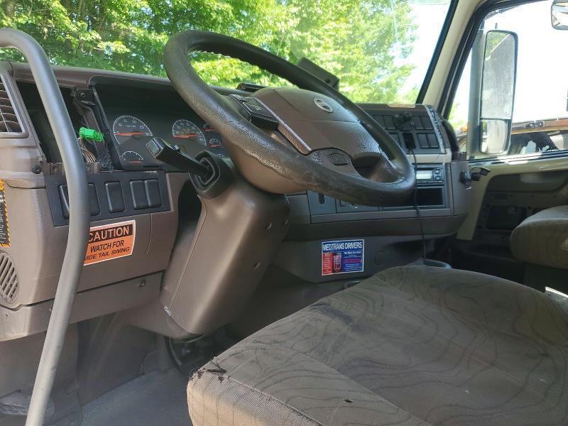 2014 VOLVO VNM SEMI TRUCK — Фото 8 из 13