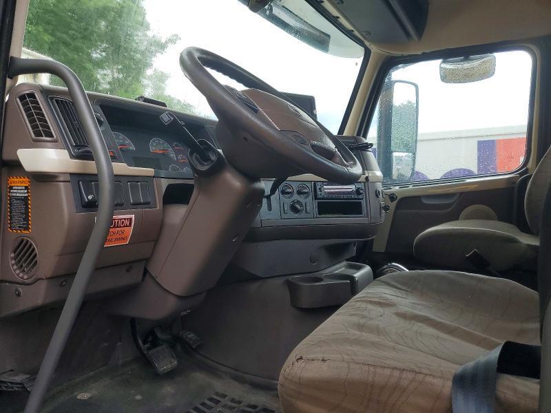 2014 VOLVO VNM SEMI TRUCK — Фото 8 из 13