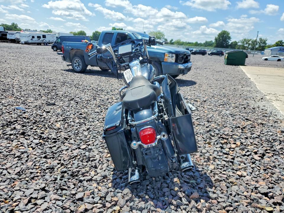 2006 HARLEY-DAVIDSON FLHXI — Фото 4 из 8