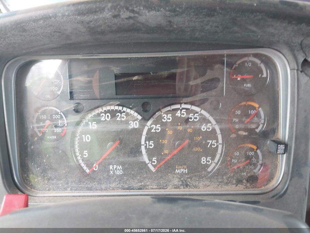 1FVACWDC25DV05965 2005 FREIGHTLINER M2 photo no. 5