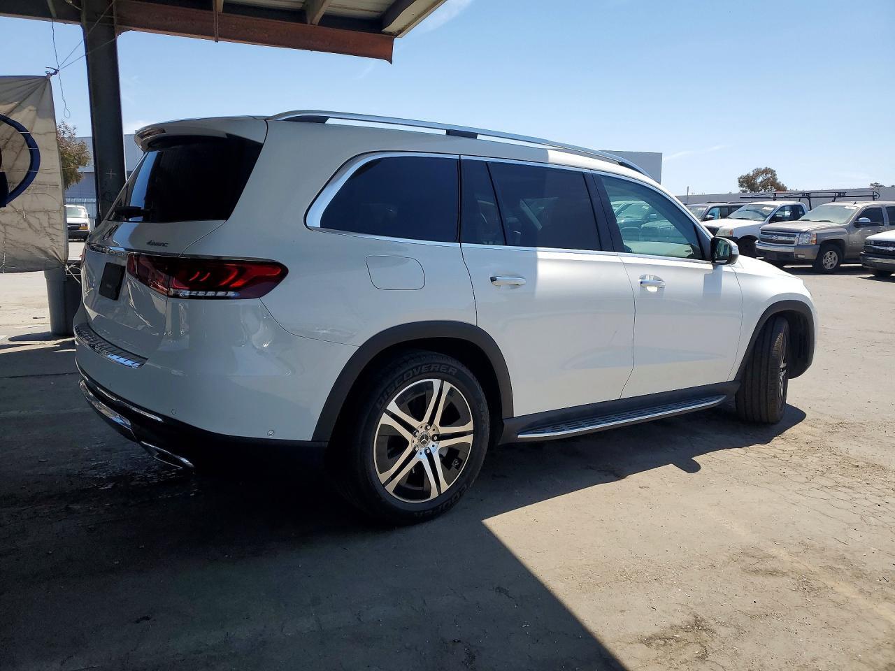 2020 MERCEDES-BENZ GLS 450 4MATIC — Фото 3 из 13