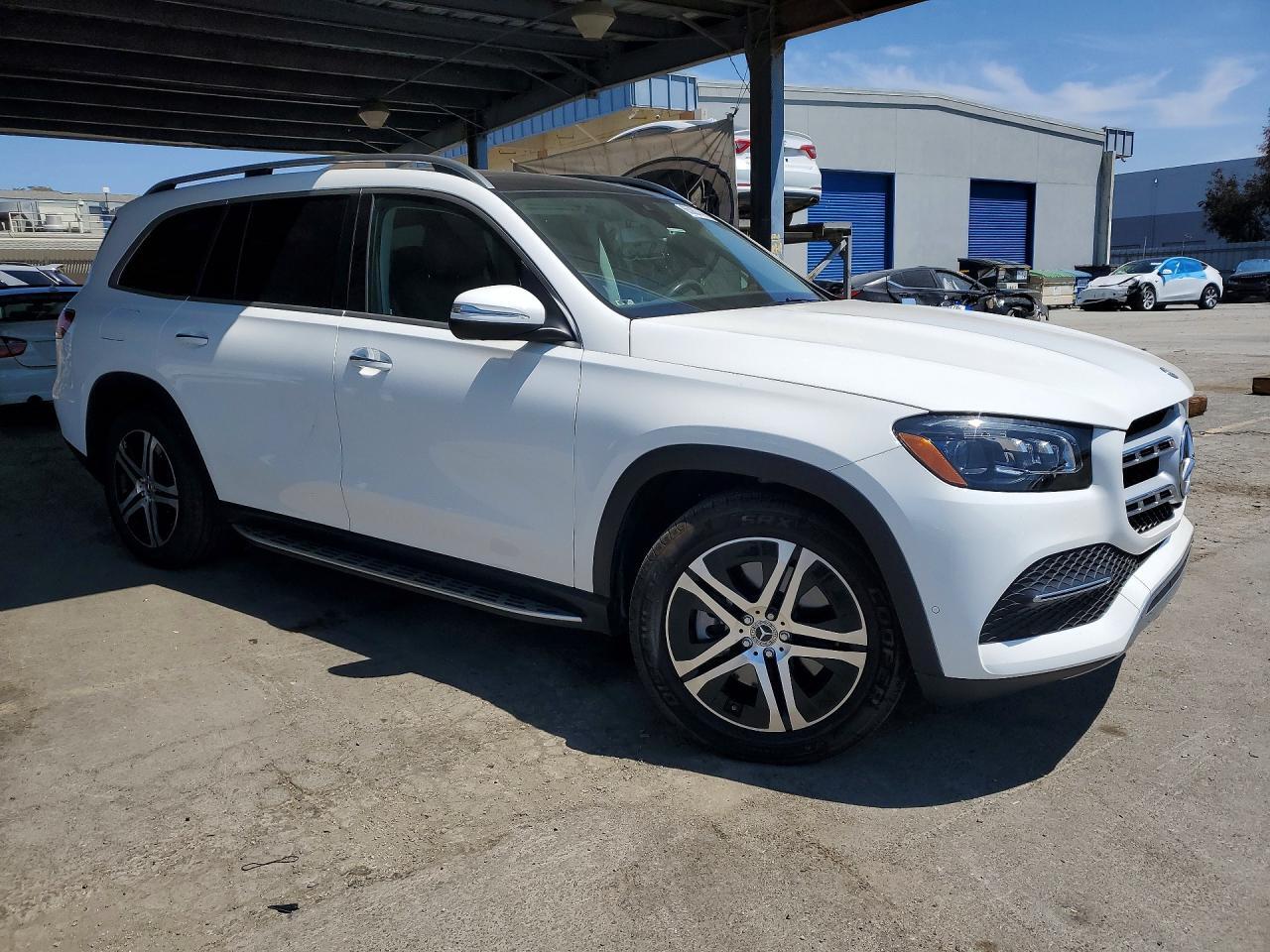 2020 MERCEDES-BENZ GLS 450 4MATIC — Фото 4 из 13