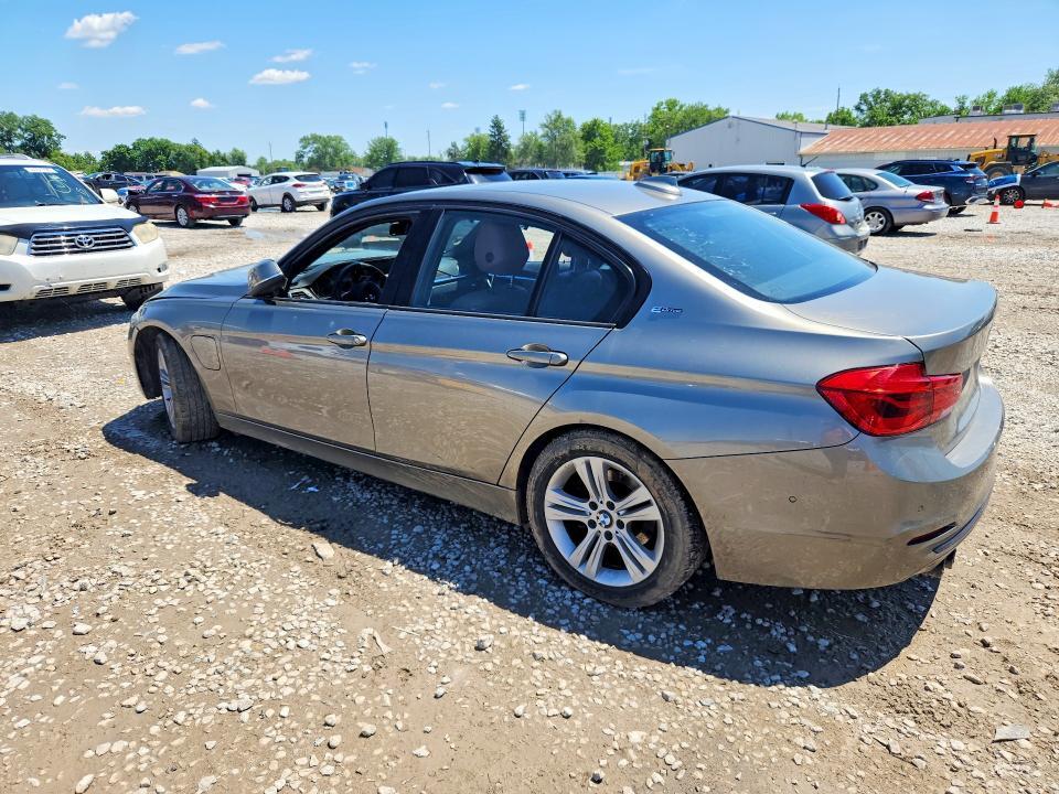 2016 BMW 330E — Фото 2 из 12