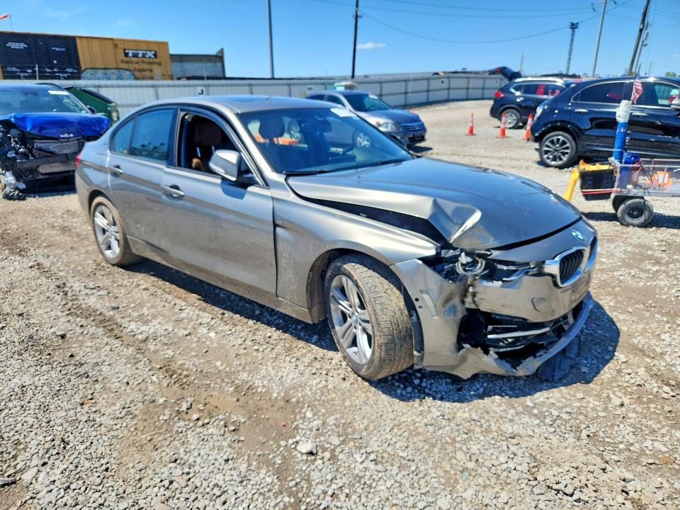 2016 BMW 330E — Фото 4 из 12