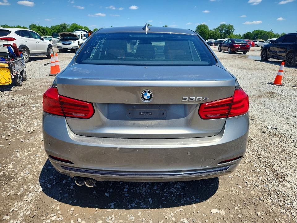 2016 BMW 330E — Фото 6 из 12