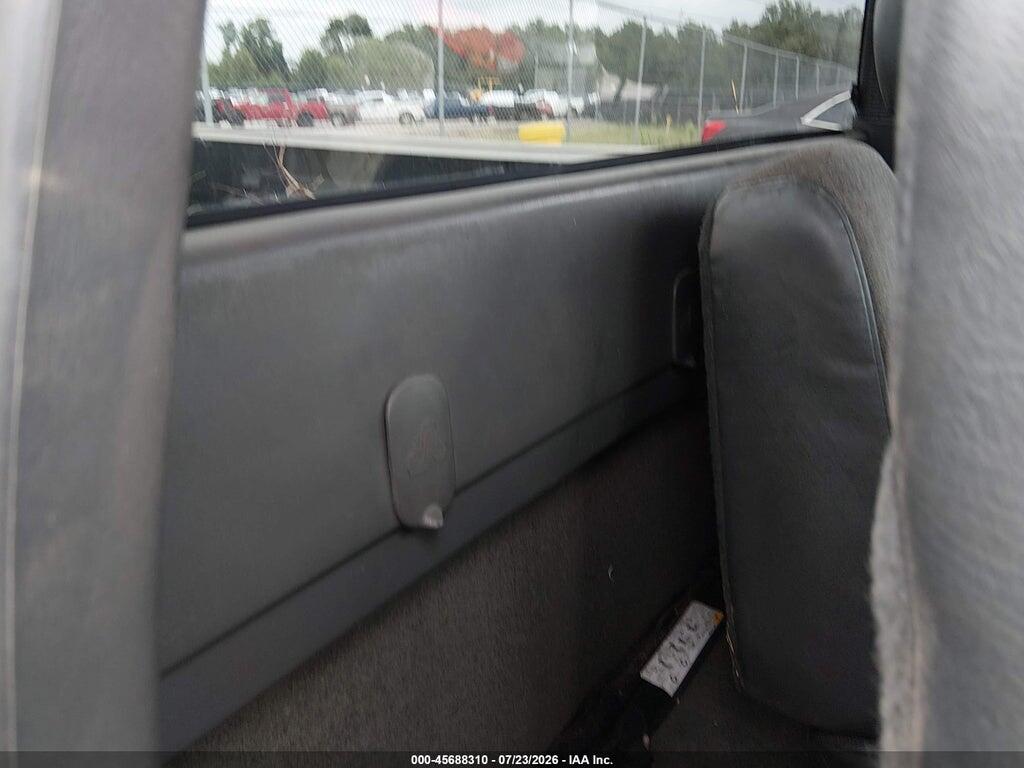 1GTEC14TX5Z133360 2005 GMC SIERRA 1500 photo no. 8