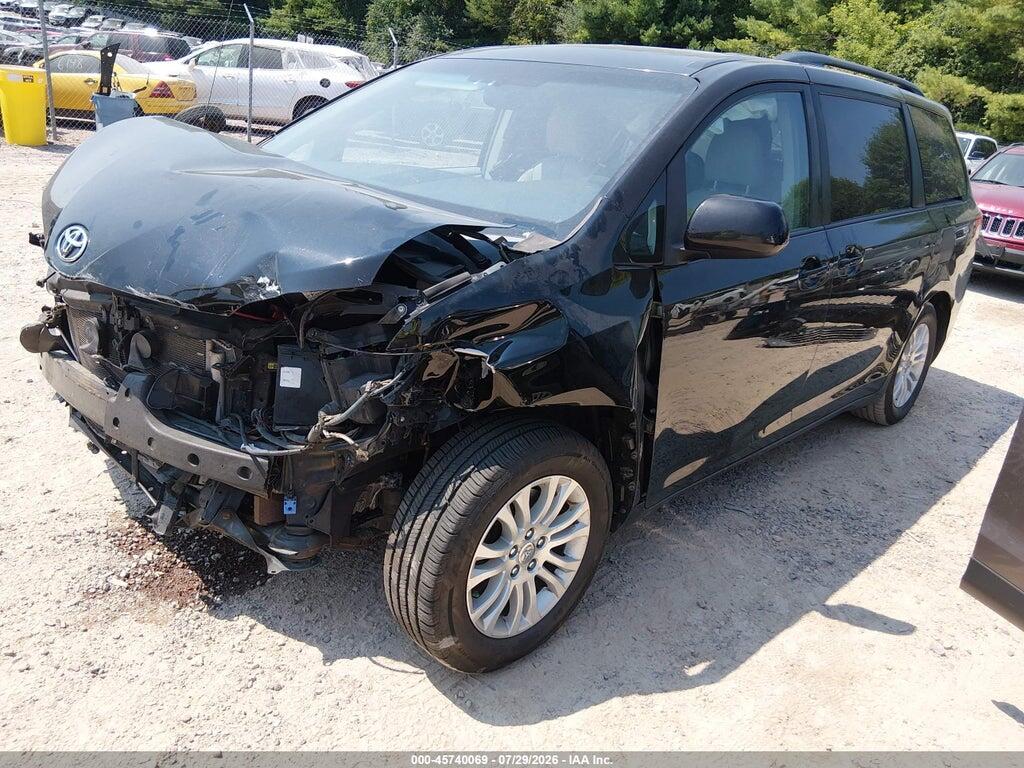 5TDYK3DC1CS226584 2012 TOYOTA SIENNA photo no. 2