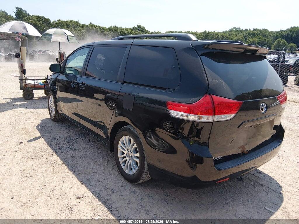5TDYK3DC1CS226584 2012 TOYOTA SIENNA photo no. 3