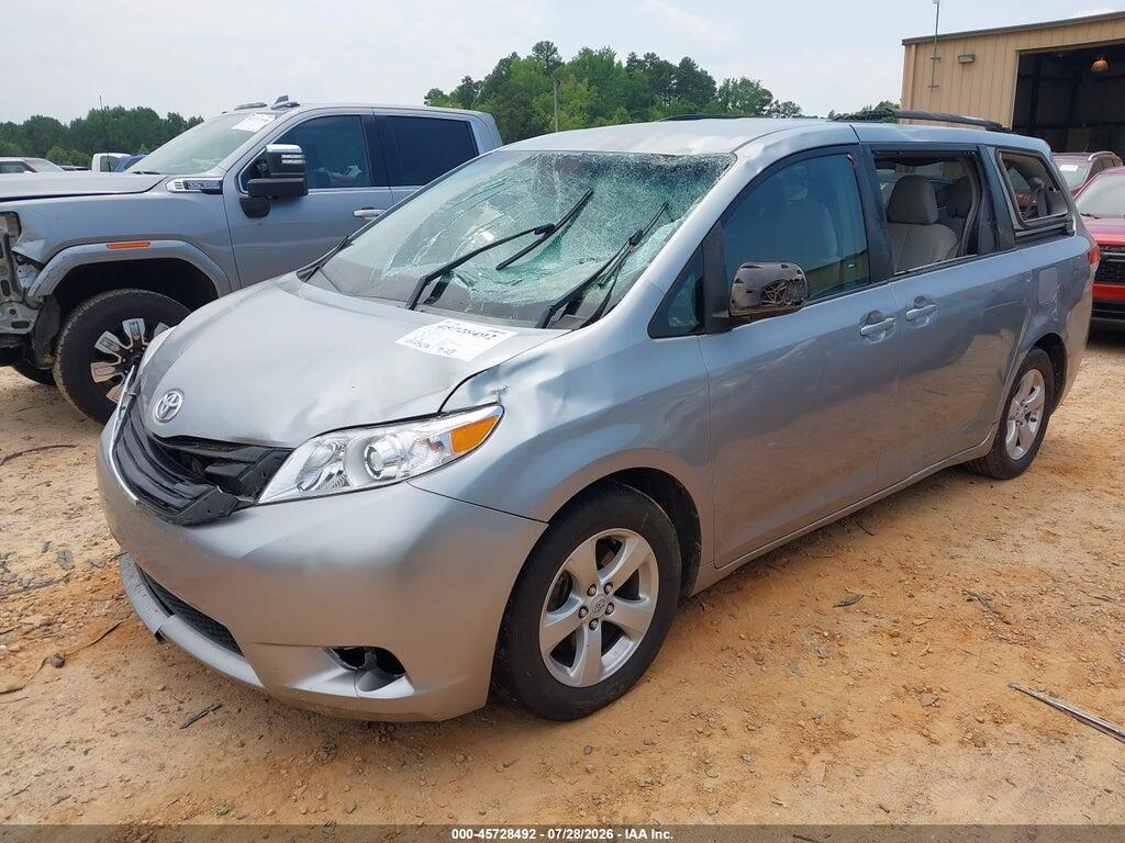 5TDKK3DC0CS240742 2012 TOYOTA SIENNA photo no. 2
