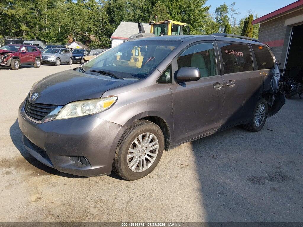 5TDKK3DC4CS257222 2012 TOYOTA SIENNA photo no. 2