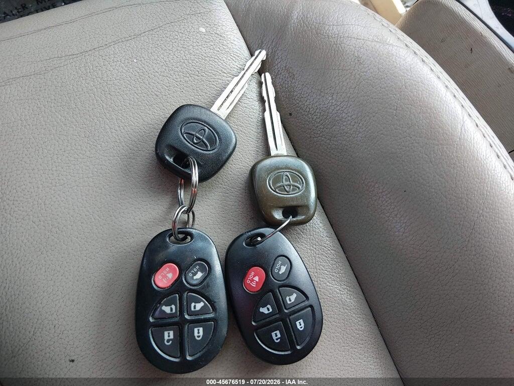 5TDYK3DC5CS183710 2012 TOYOTA SIENNA photo no. 11