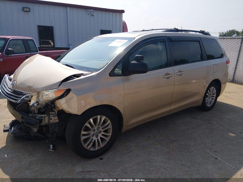 5TDYK3DC5CS183710 2012 TOYOTA SIENNA photo no. 2
