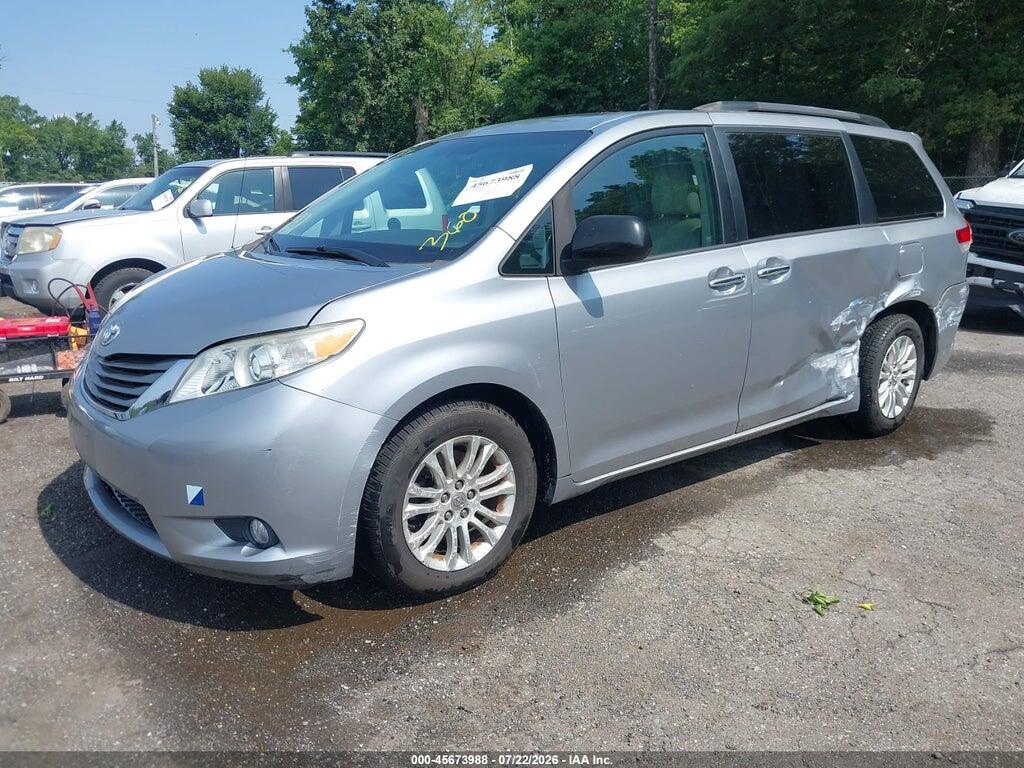 5TDYK3DC2CS279763 2012 TOYOTA SIENNA photo no. 2