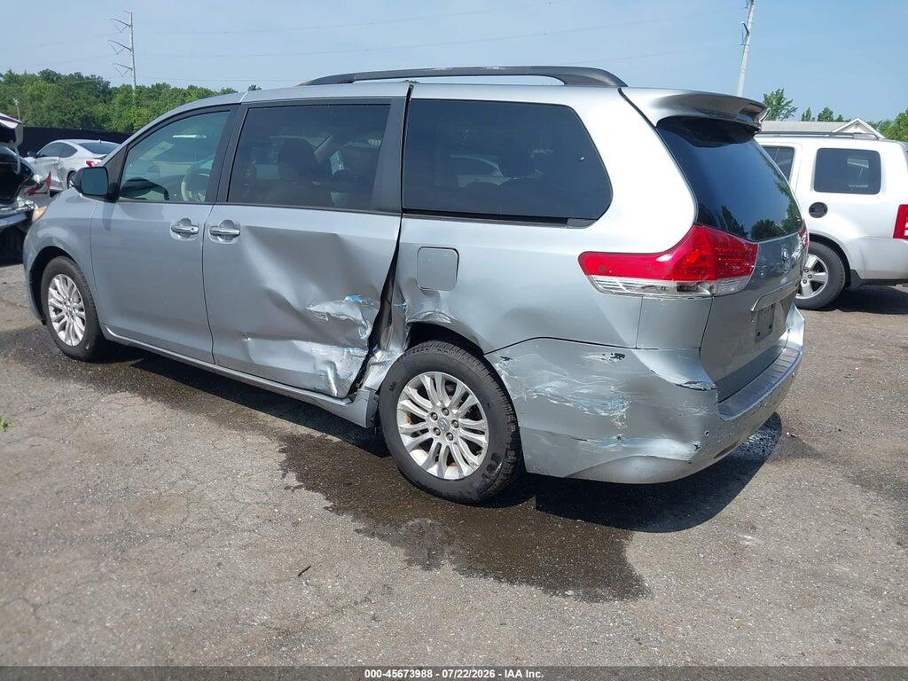 5TDYK3DC2CS279763 2012 TOYOTA SIENNA photo no. 3