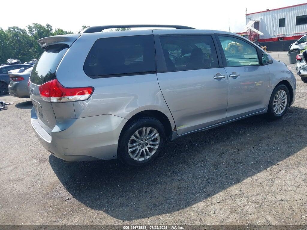 5TDYK3DC2CS279763 2012 TOYOTA SIENNA photo no. 4