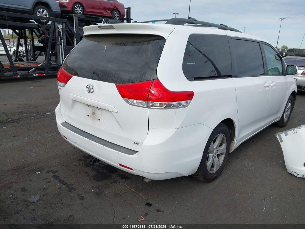 5TDKK3DC9CS240884 2012 TOYOTA SIENNA photo no. 4