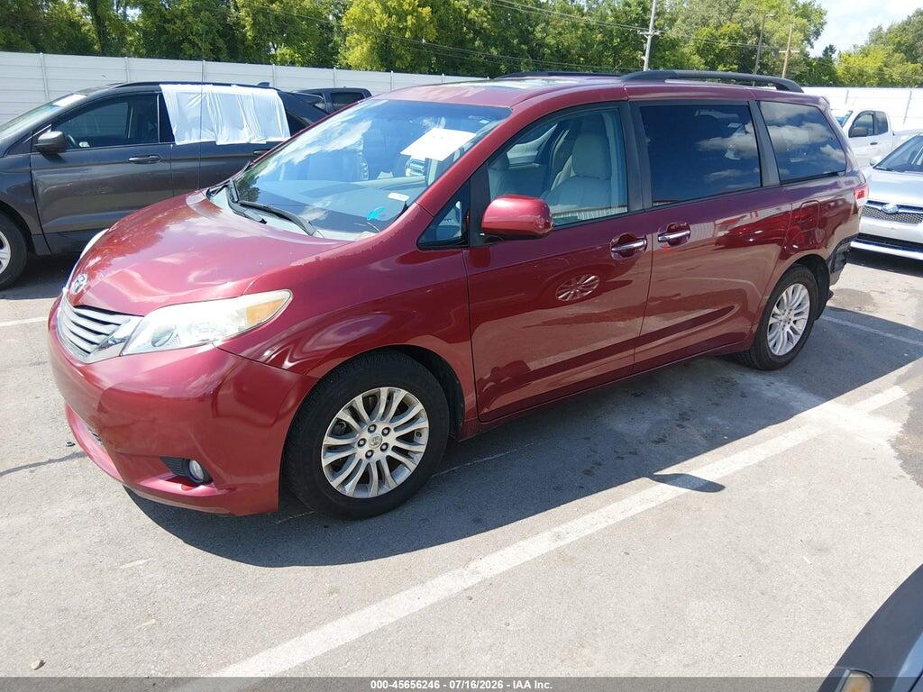 5TDYK3DC2CS253034 2012 TOYOTA SIENNA photo no. 2