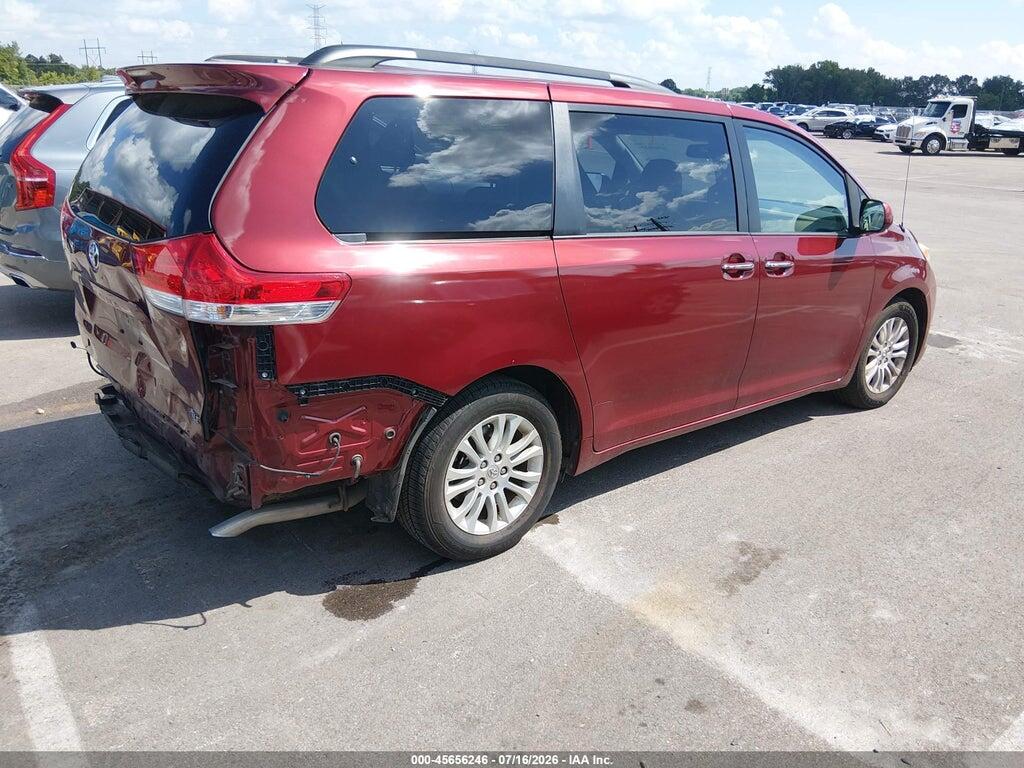 5TDYK3DC2CS253034 2012 TOYOTA SIENNA photo no. 4