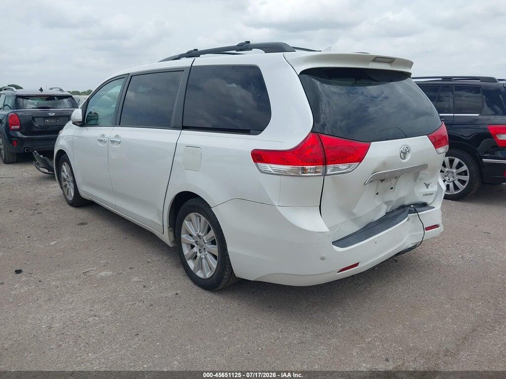 5TDYK3DC5CS211392 2012 TOYOTA SIENNA photo no. 3
