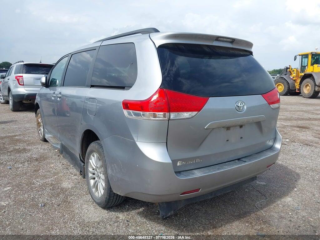 5TDYK3DC1CS263439 2012 TOYOTA SIENNA photo no. 3