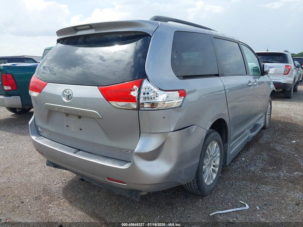 5TDYK3DC1CS263439 2012 TOYOTA SIENNA photo no. 4