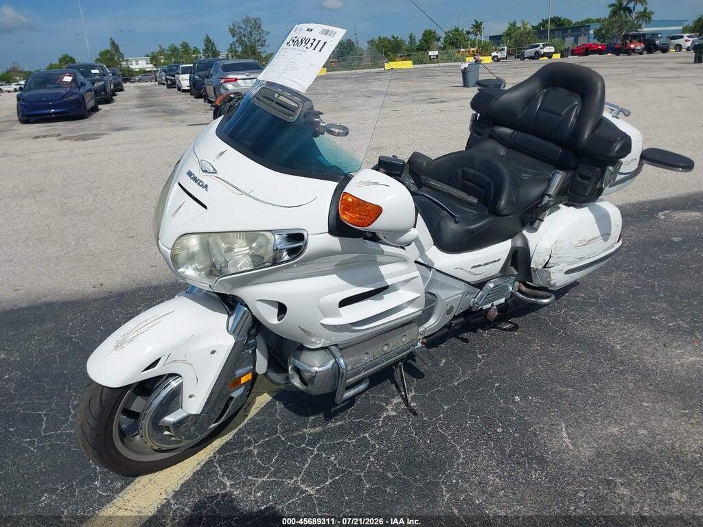 1HFSC47065A408877 2005 HONDA GL1800 photo no. 2