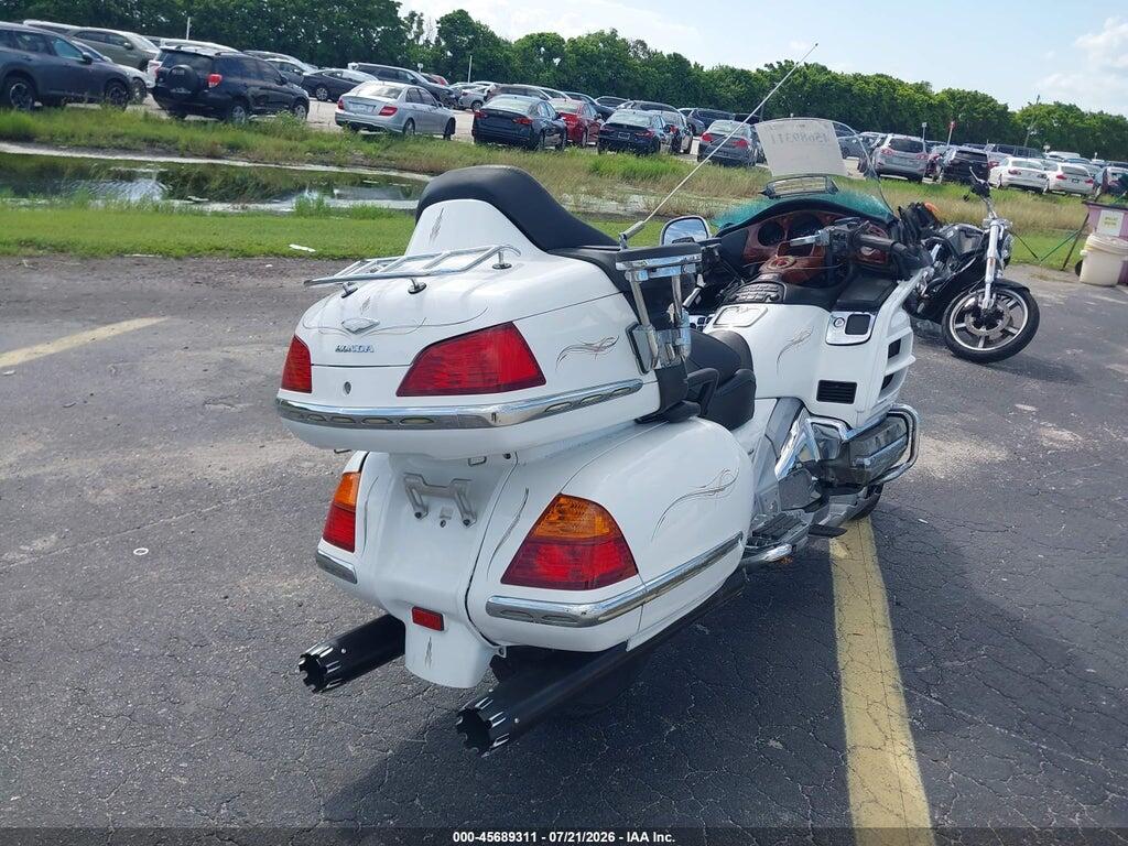 1HFSC47065A408877 2005 HONDA GL1800 photo no. 4