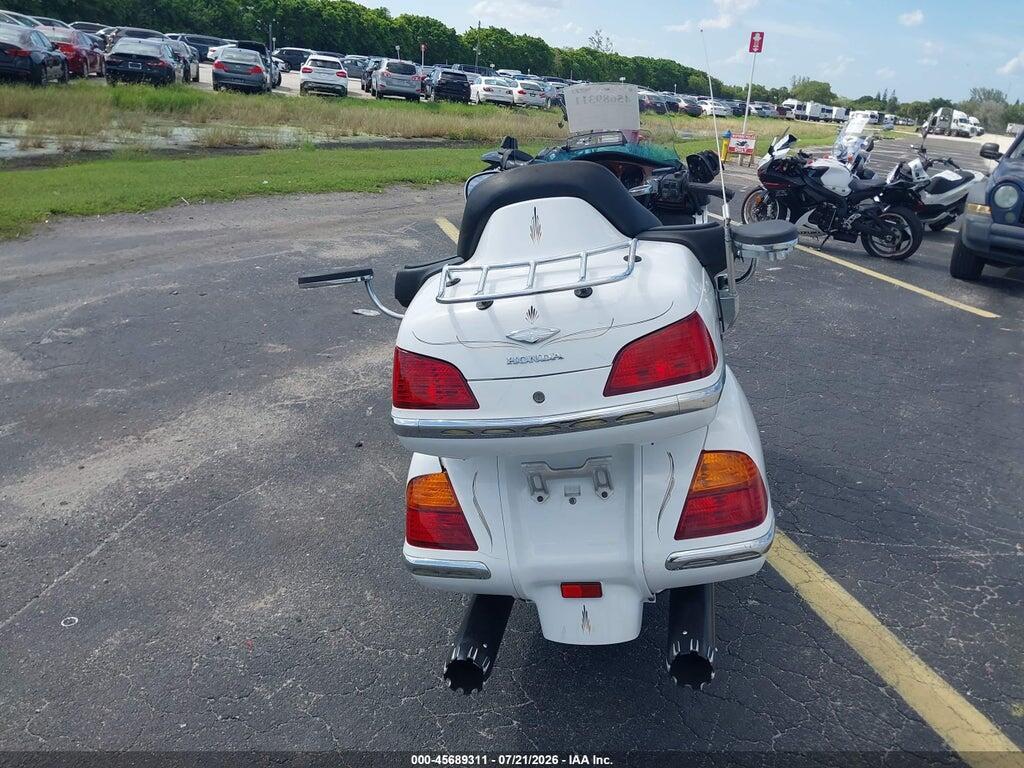1HFSC47065A408877 2005 HONDA GL1800 photo no. 6