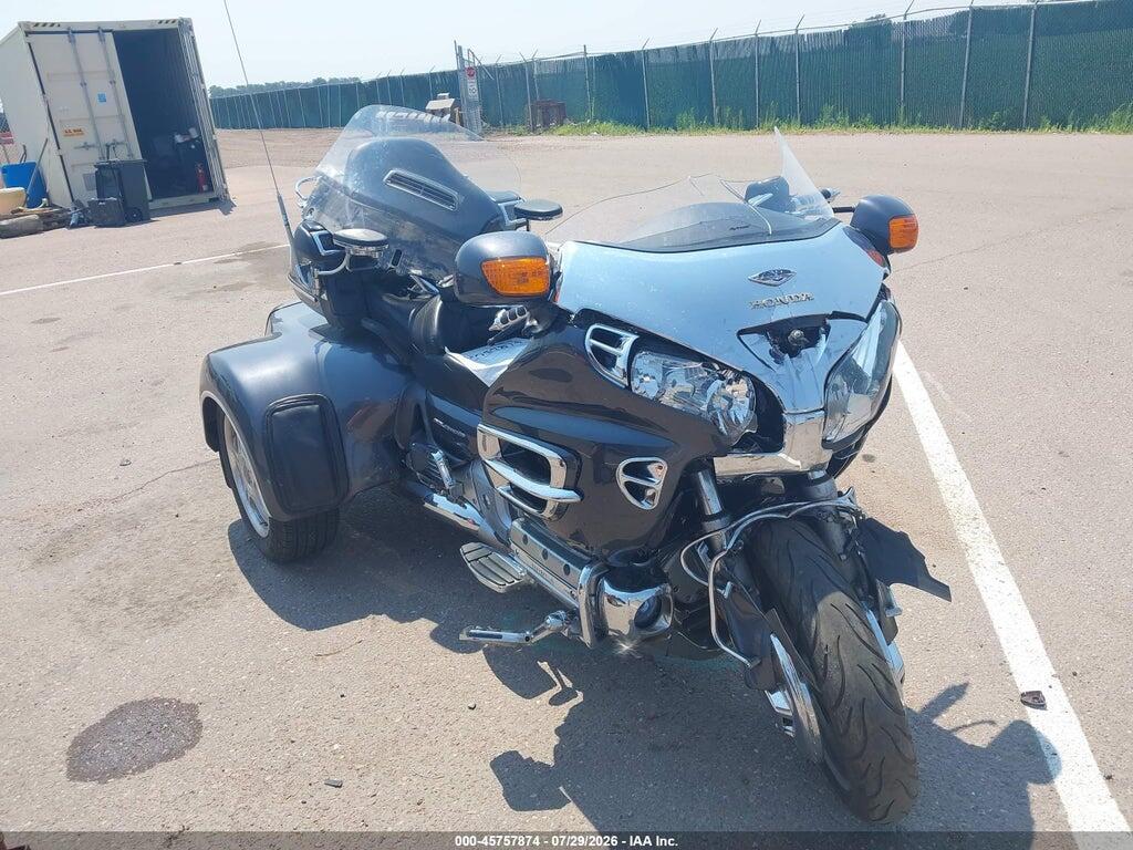 1HFSC47095A407416 2005 HONDA GL1800 photo no. 1