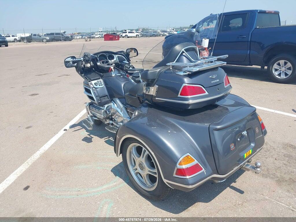 1HFSC47095A407416 2005 HONDA GL1800 photo no. 3