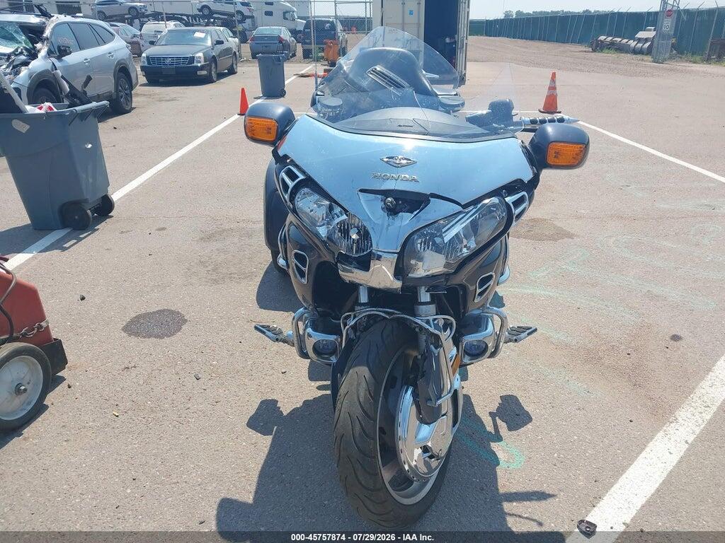 1HFSC47095A407416 2005 HONDA GL1800 photo no. 5