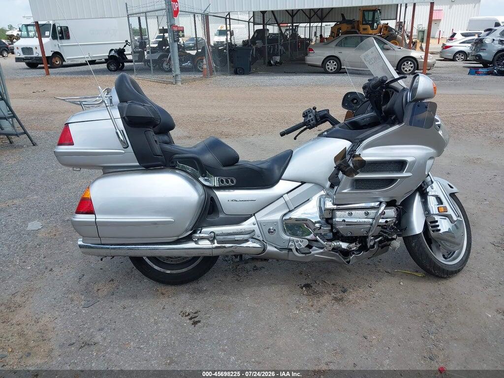 1HFSC47035A404298 2005 HONDA GL1800 photo no. 12