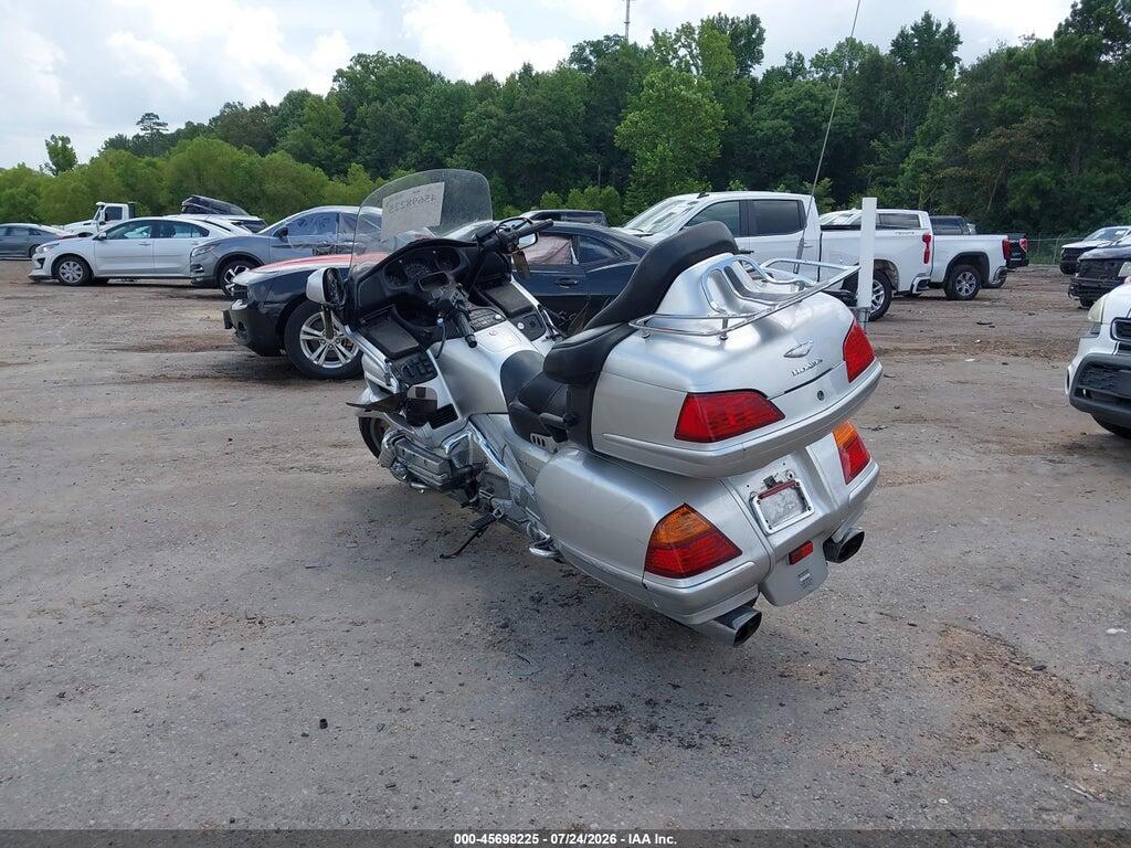 1HFSC47035A404298 2005 HONDA GL1800 photo no. 3