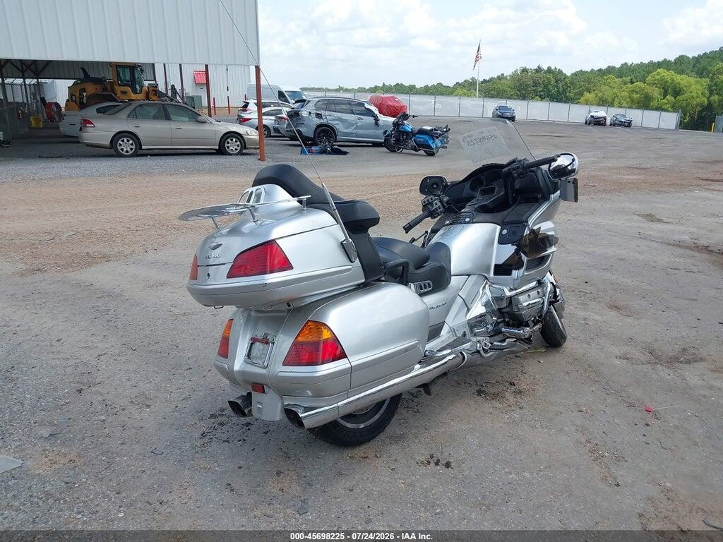 1HFSC47035A404298 2005 HONDA GL1800 photo no. 4