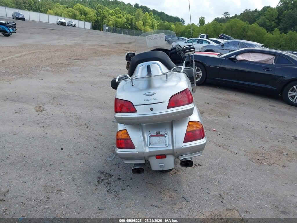 1HFSC47035A404298 2005 HONDA GL1800 photo no. 6