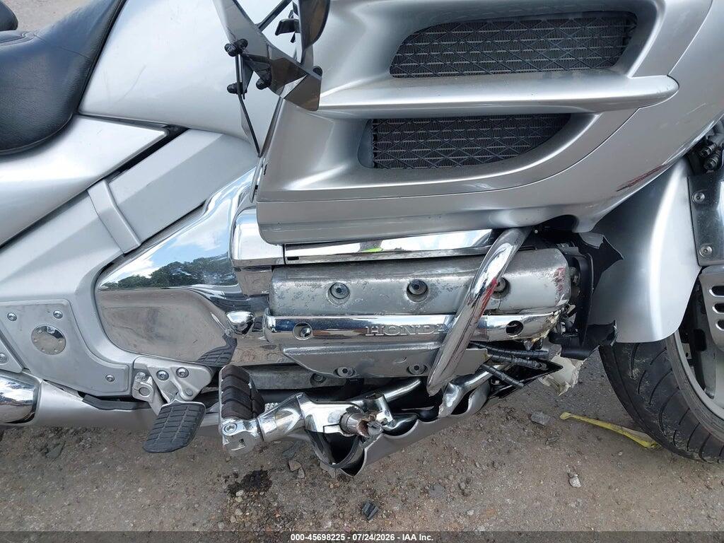 1HFSC47035A404298 2005 HONDA GL1800 photo no. 8
